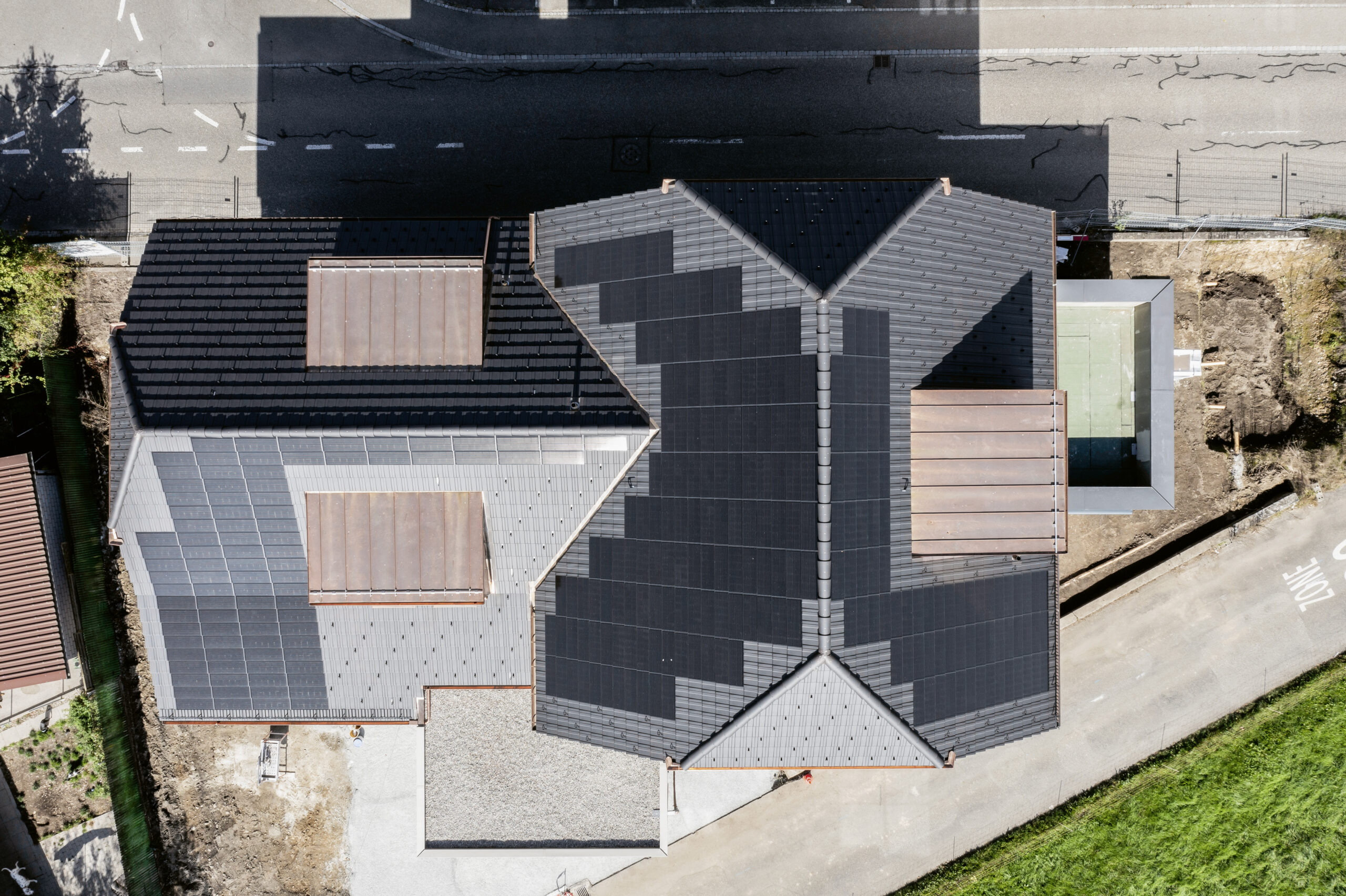 Zürcher Ziegeleien AG: Solarenergie mit Ziegelcharakter